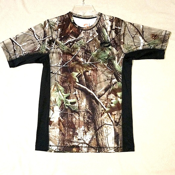 Realtree O'rageous Camouflage Medium Short Sleeve Shirt w/ black along sides - Picture 5 of 6